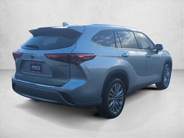 Used 2023 Toyota Highlander Platinum image 5