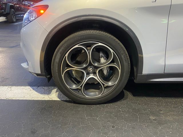 Used 2024 Alfa Romeo Stelvio Ti image 12