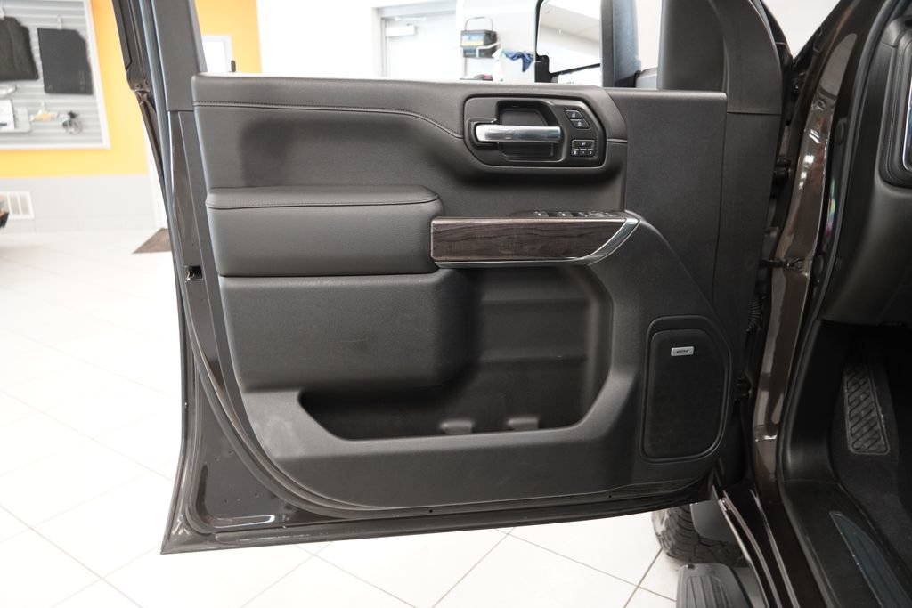 Used 2020 Chevrolet Silverado 2500 LTZ AWD/4WD image 11