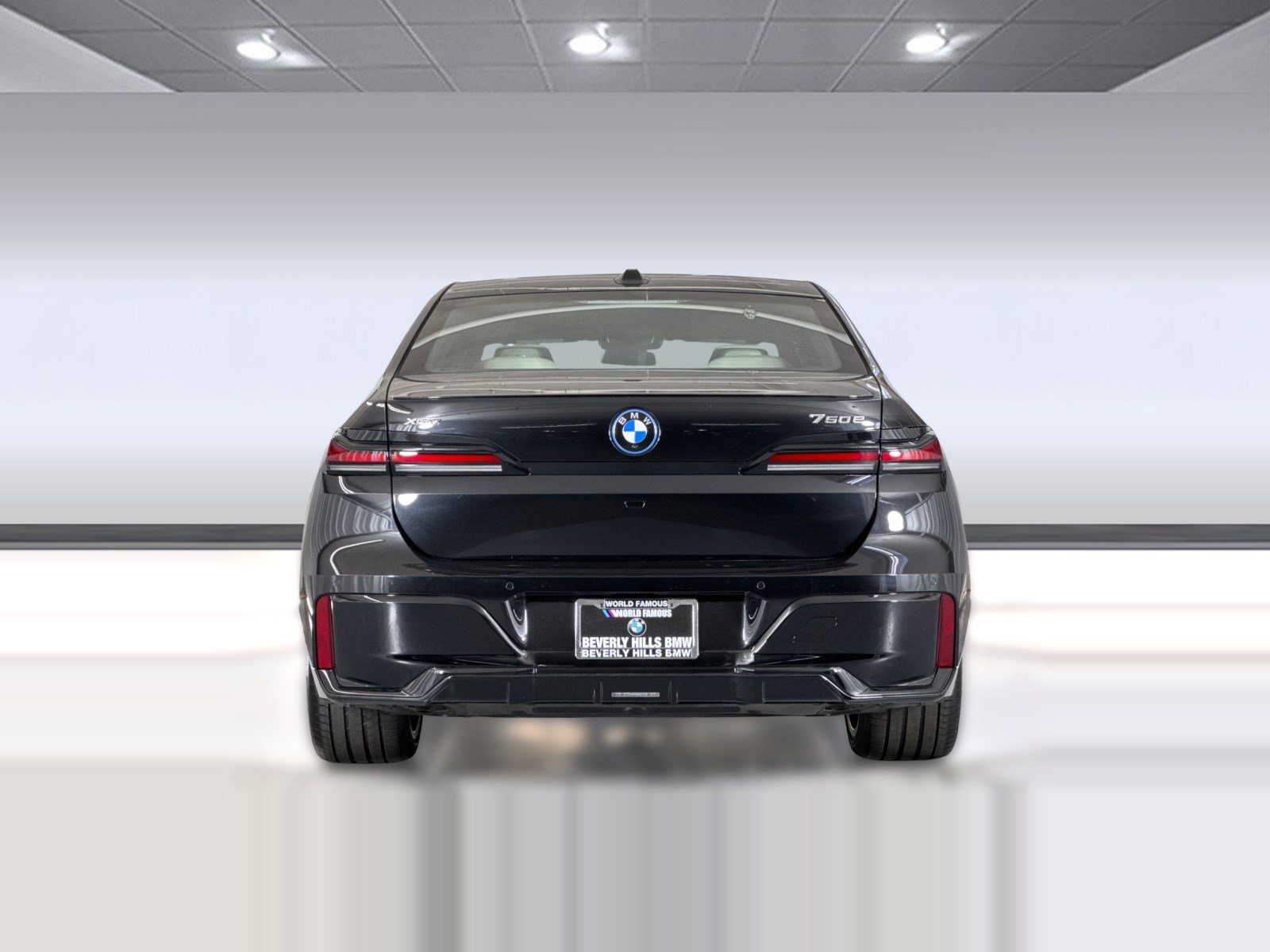 New 2026 BMW 750e xDrive w/ Premium Package AWD/4WD image 10