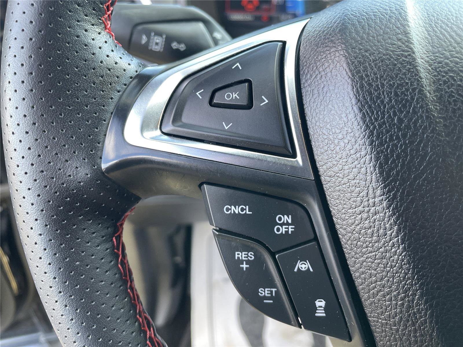Used 2023 Ford Edge ST-Line image 15