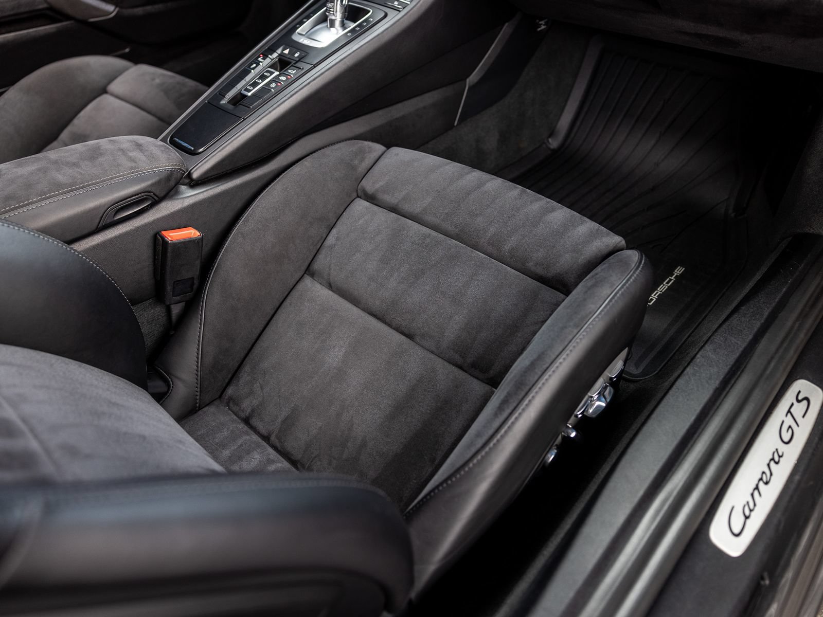 Certified 2018 Porsche 911 Carrera GTS RWD image 50