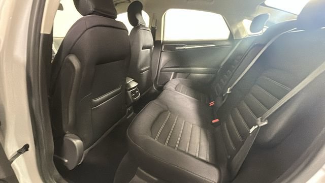 Used 2015 Ford Fusion SE FWD image 23