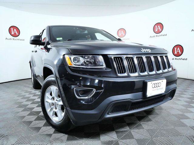 Used 2016 Jeep Grand Cherokee Laredo AWD/4WD image 2