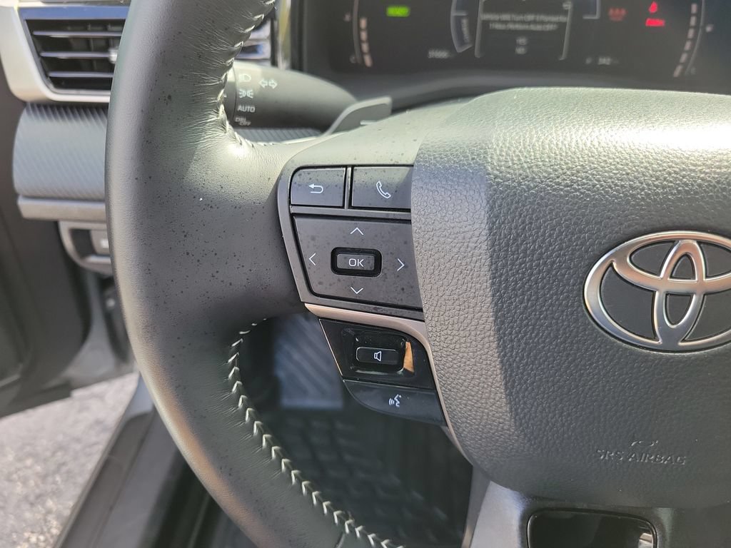 Used 2025 Toyota Camry LE FWD image 25