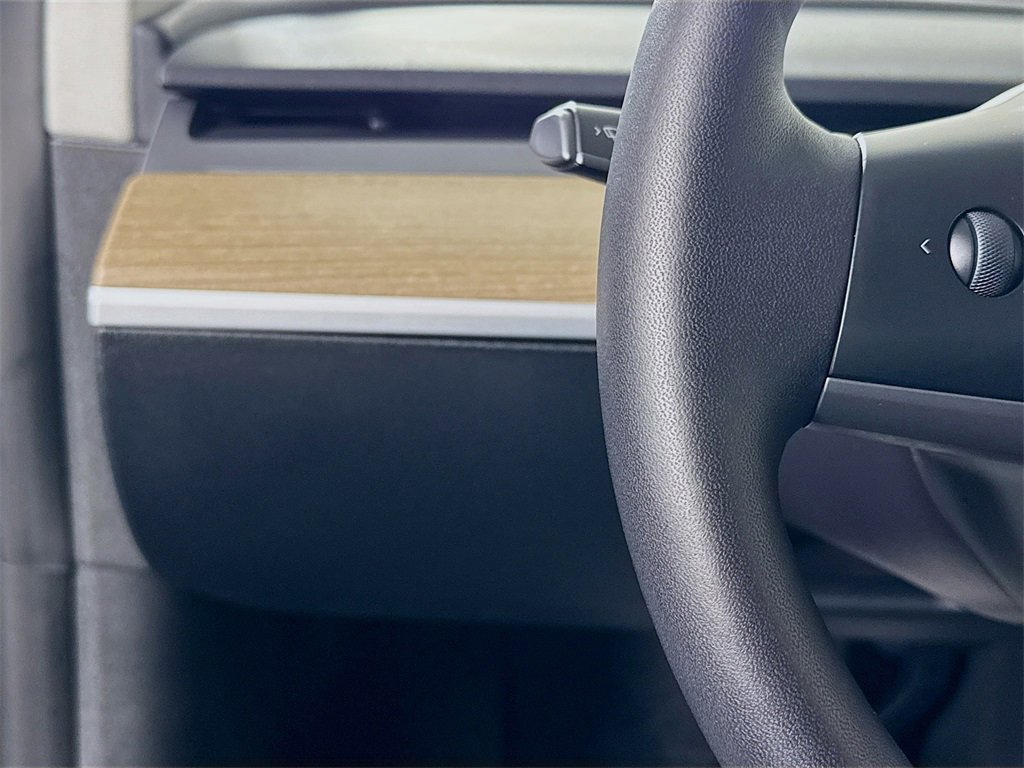 Used 2023 Tesla Model Y Performance image 10