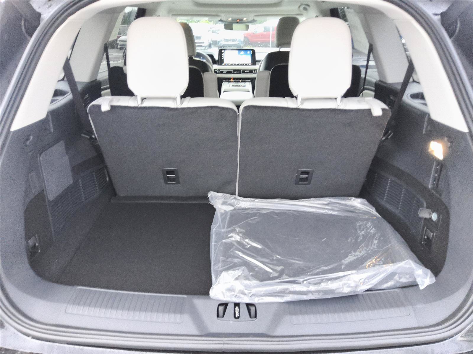 New 2027 Lincoln Aviator Reserve w/ Jet Appearance Package RWD image 29