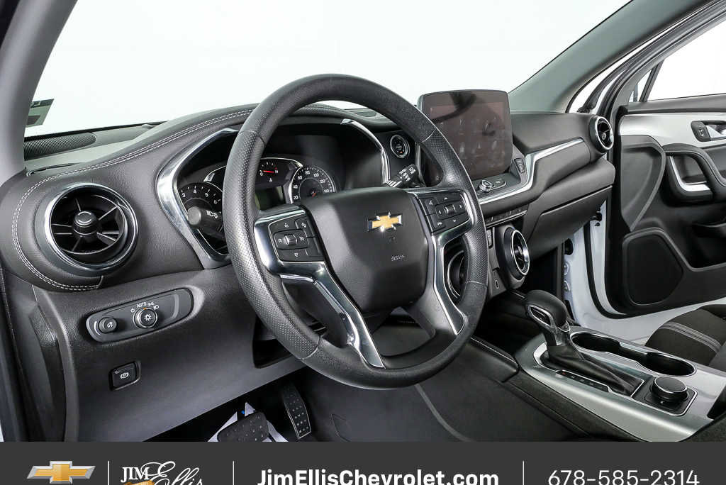 Certified 2025 Chevrolet Blazer LT image 4