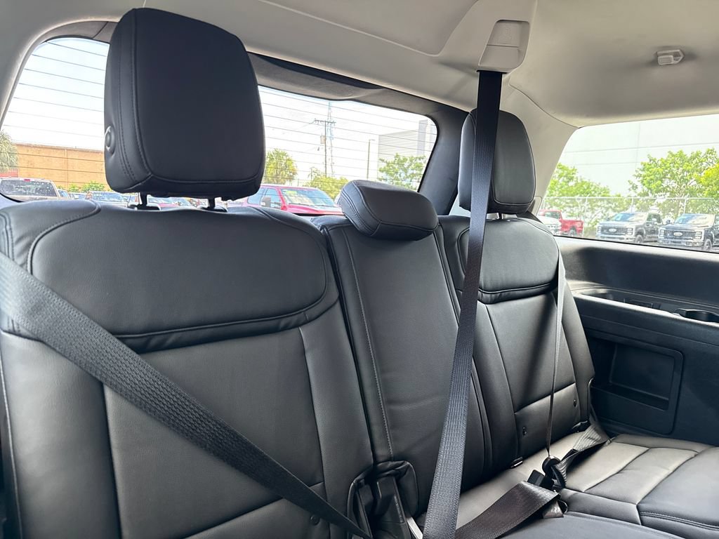 Used 2025 Ford Expedition Active RWD image 31