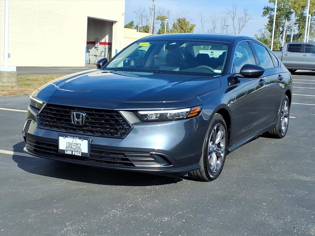 Used 2023 Honda Accord EX image 2