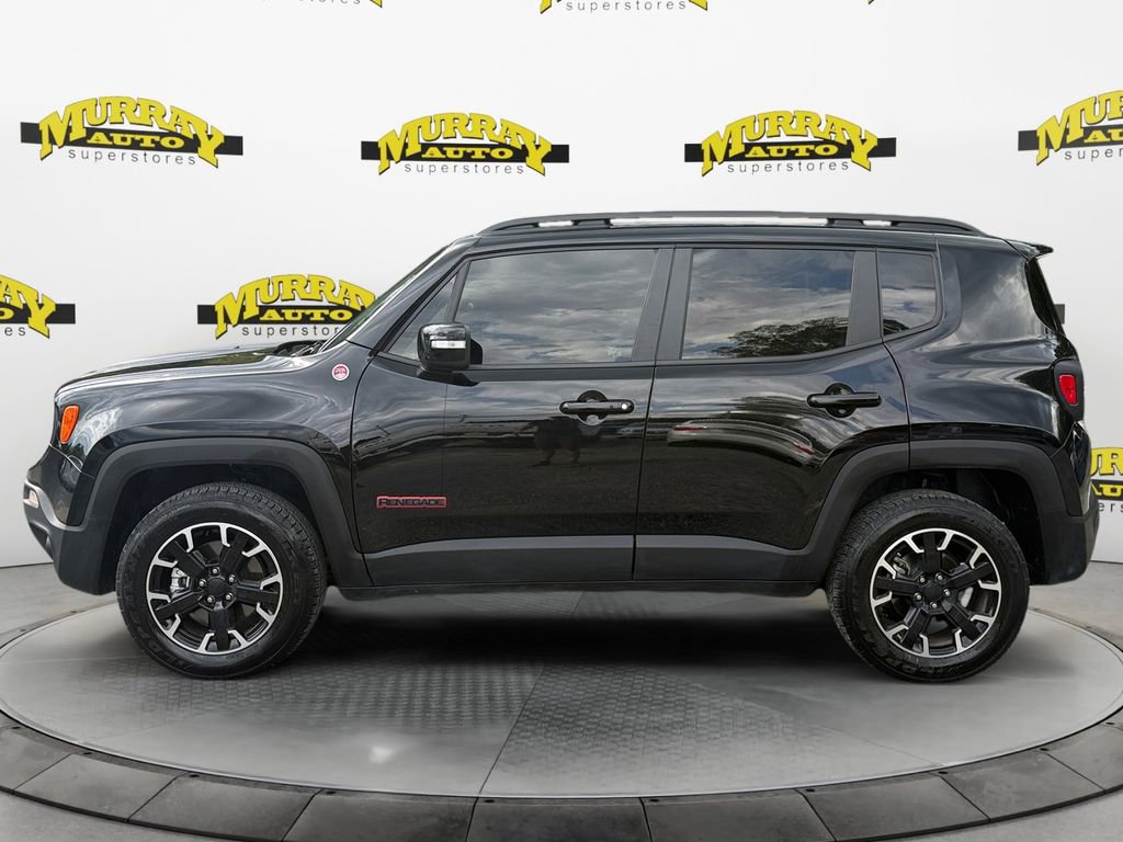Used 2023 Jeep Renegade Trailhawk w/ Trailhawk Elite Group AWD/4WD image 2