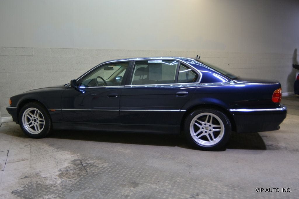 Used 2000 BMW 740iL RWD image 3