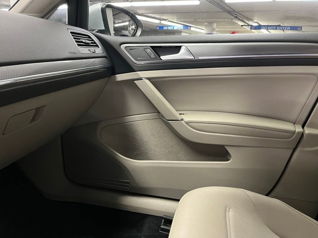 Used 2017 Volkswagen Golf Alltrack S image 27