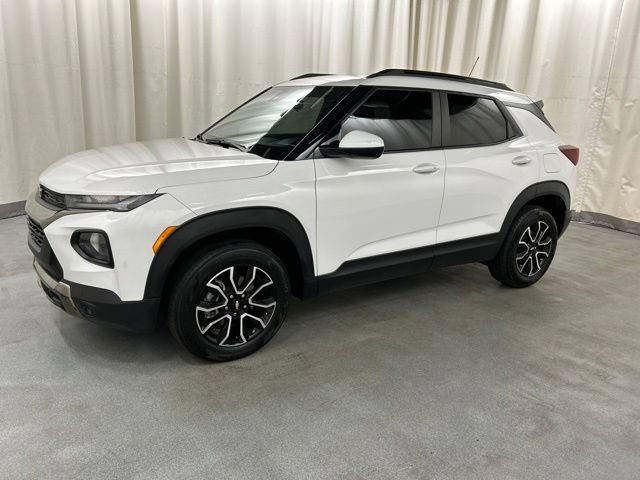 Used 2023 Chevrolet TrailBlazer ACTIV AWD/4WD image 2