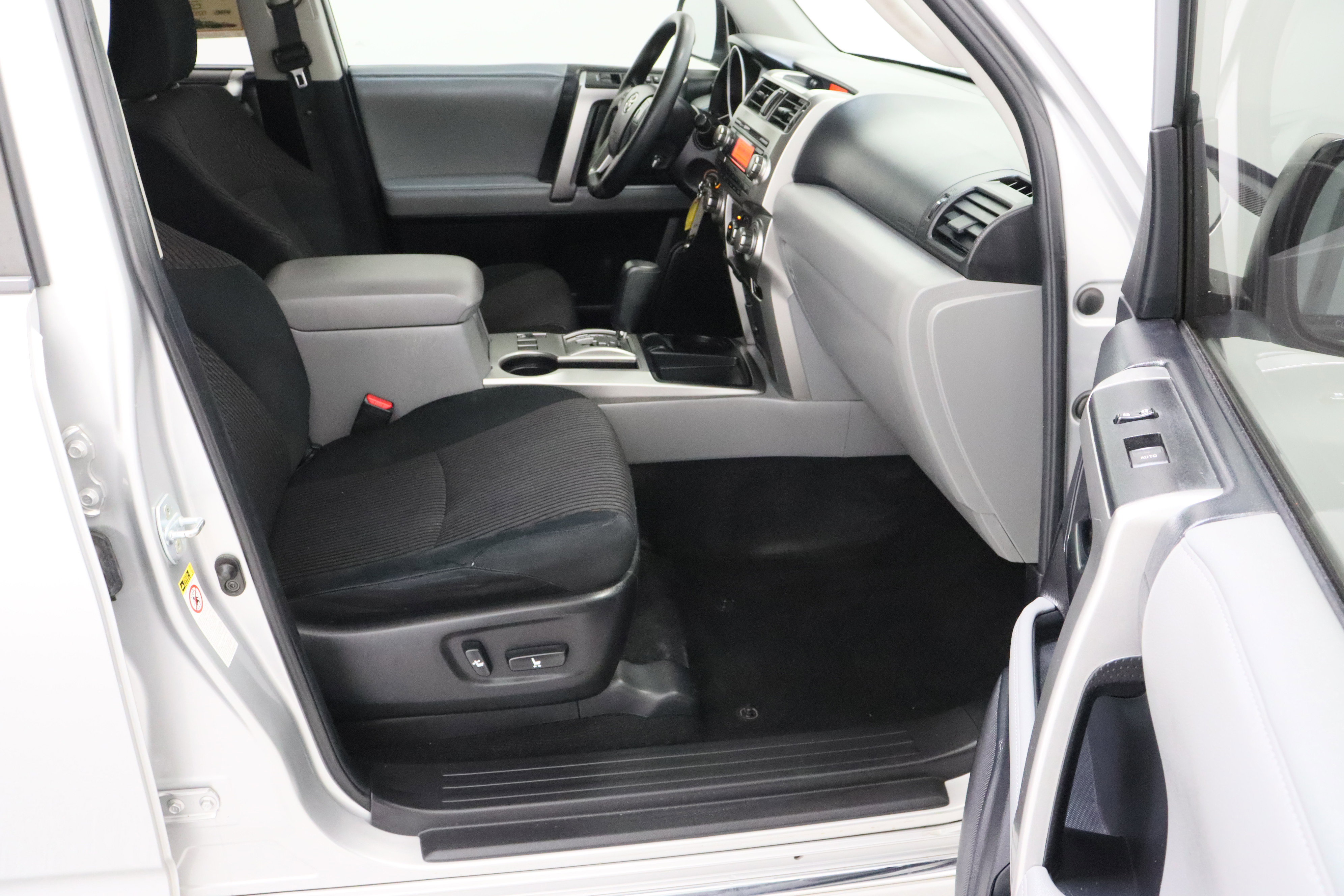 Used 2013 Toyota 4Runner SR5 image 33