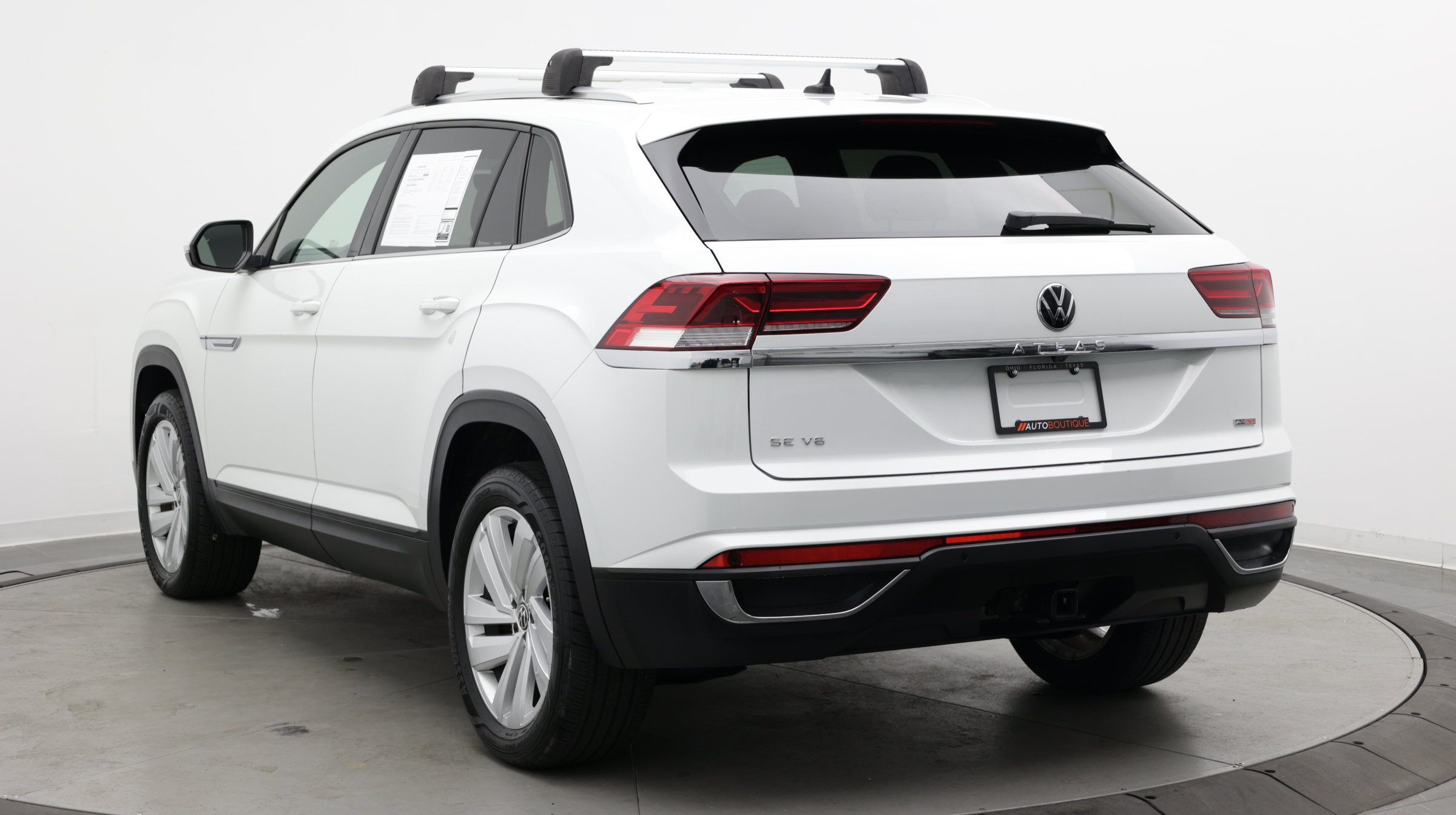 Used 2023 Volkswagen Atlas Cross Sport SE FWD image 5