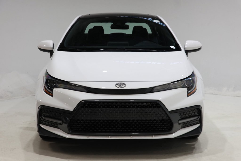 Used 2022 Toyota Corolla SE w/ SE Premium Package FWD image 2
