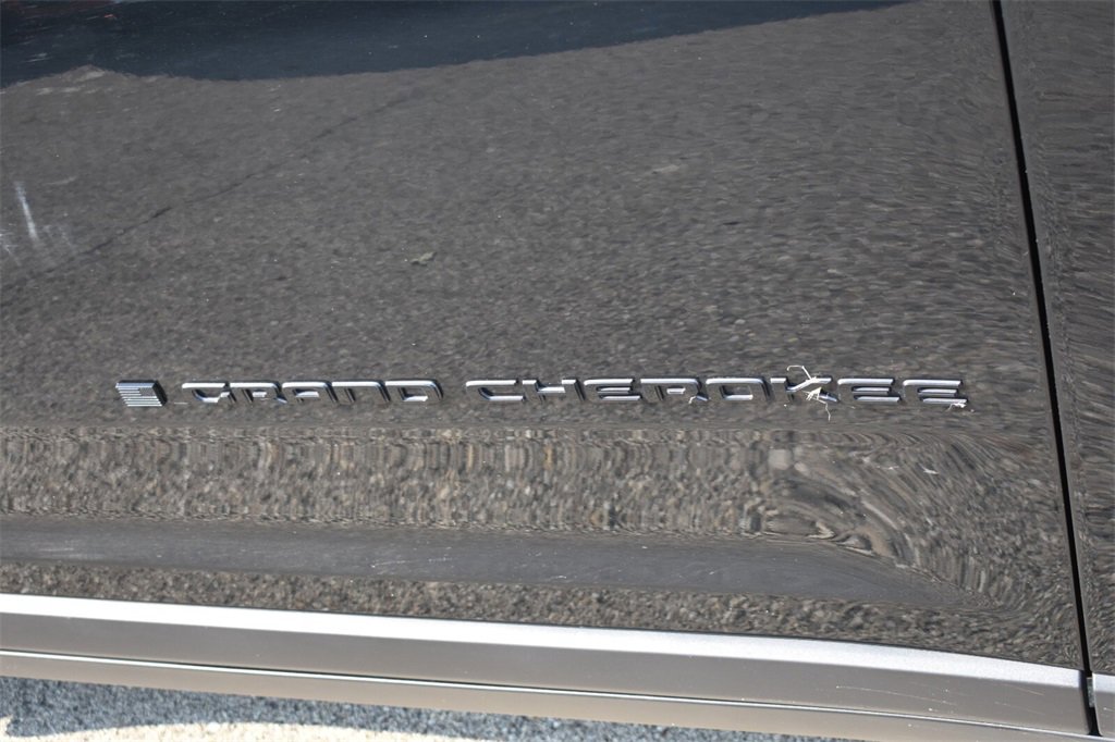 Used 2023 Jeep Grand Cherokee Altitude image 14