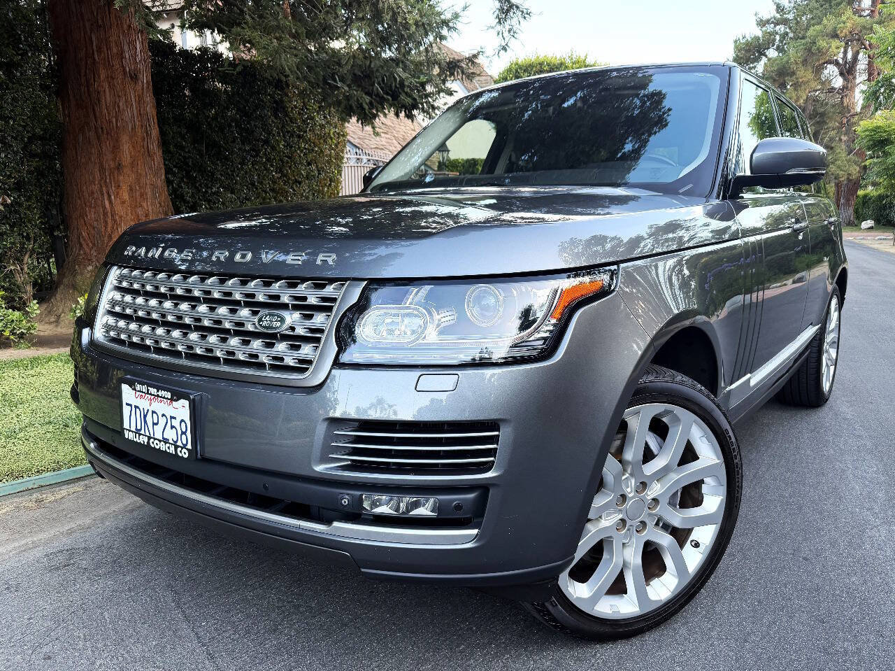 Used 2014 Land Rover Range Rover Supercharged AWD/4WD image 2