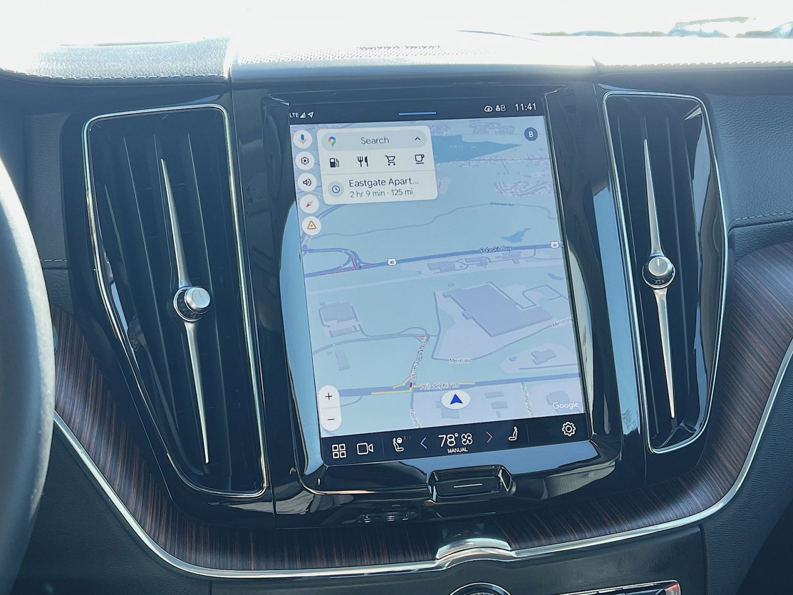 Certified 2023 Volvo XC60 B6 Ultimate w/ Climate Package image 20