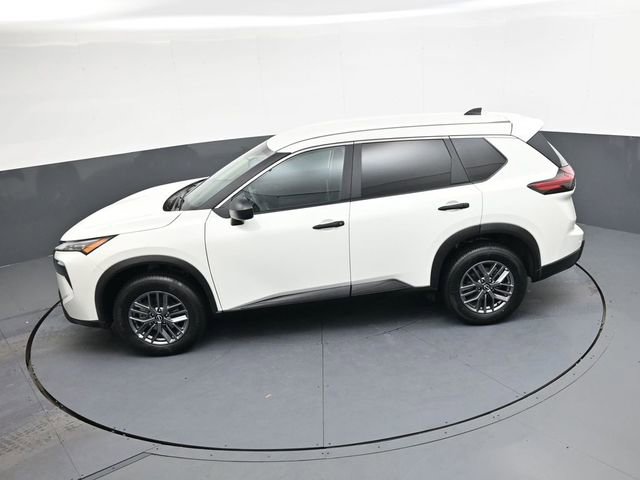 Used 2024 Nissan Rogue S image 24