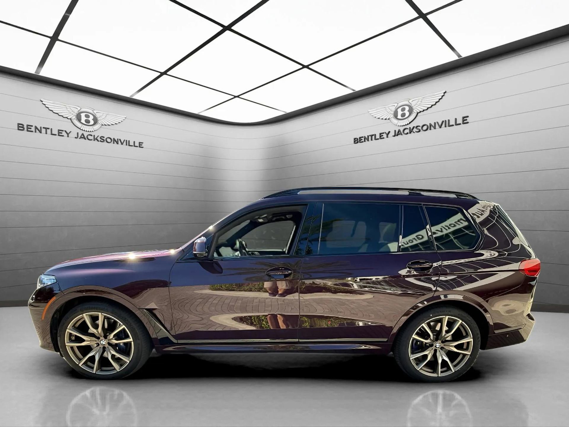 Used 2022 BMW X7 M50i image 11