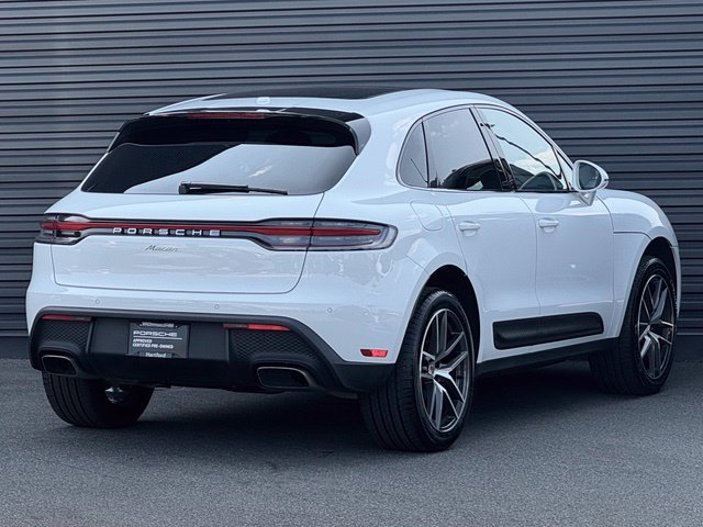 Certified 2026 Porsche Macan AWD/4WD image 7
