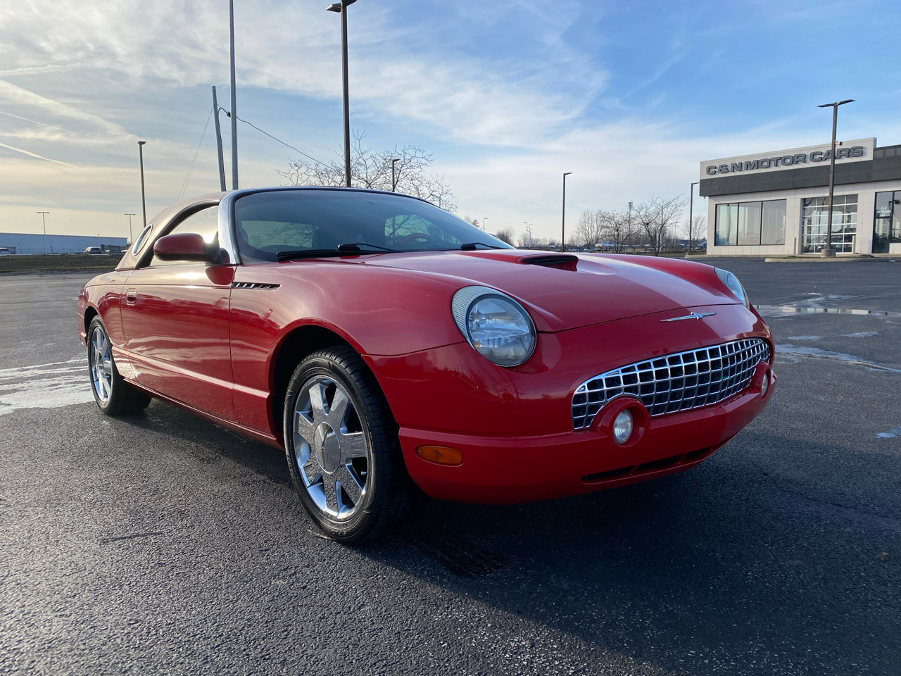 Used 2002 Ford Thunderbird Deluxe image 3