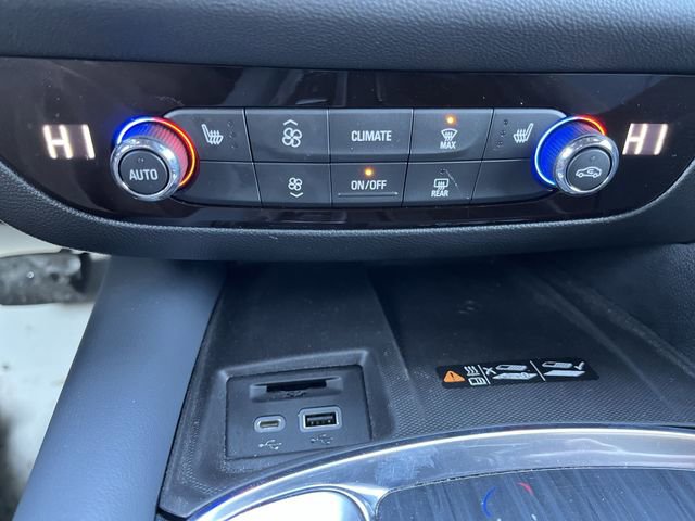 Used 2024 Buick Enclave Essence w/ Technology Package image 18