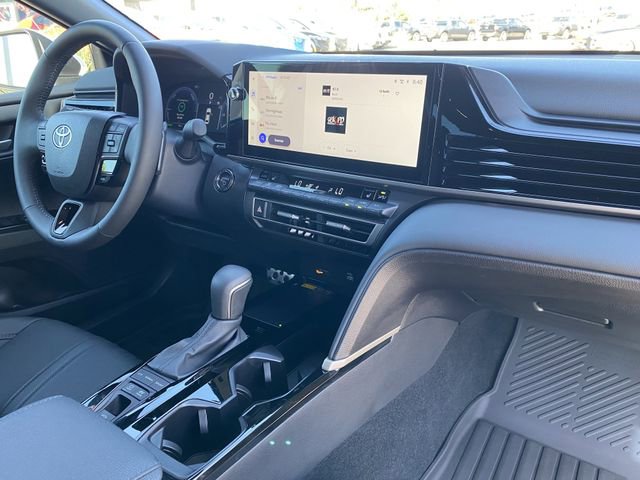 Used 2025 Toyota Camry XSE FWD image 13