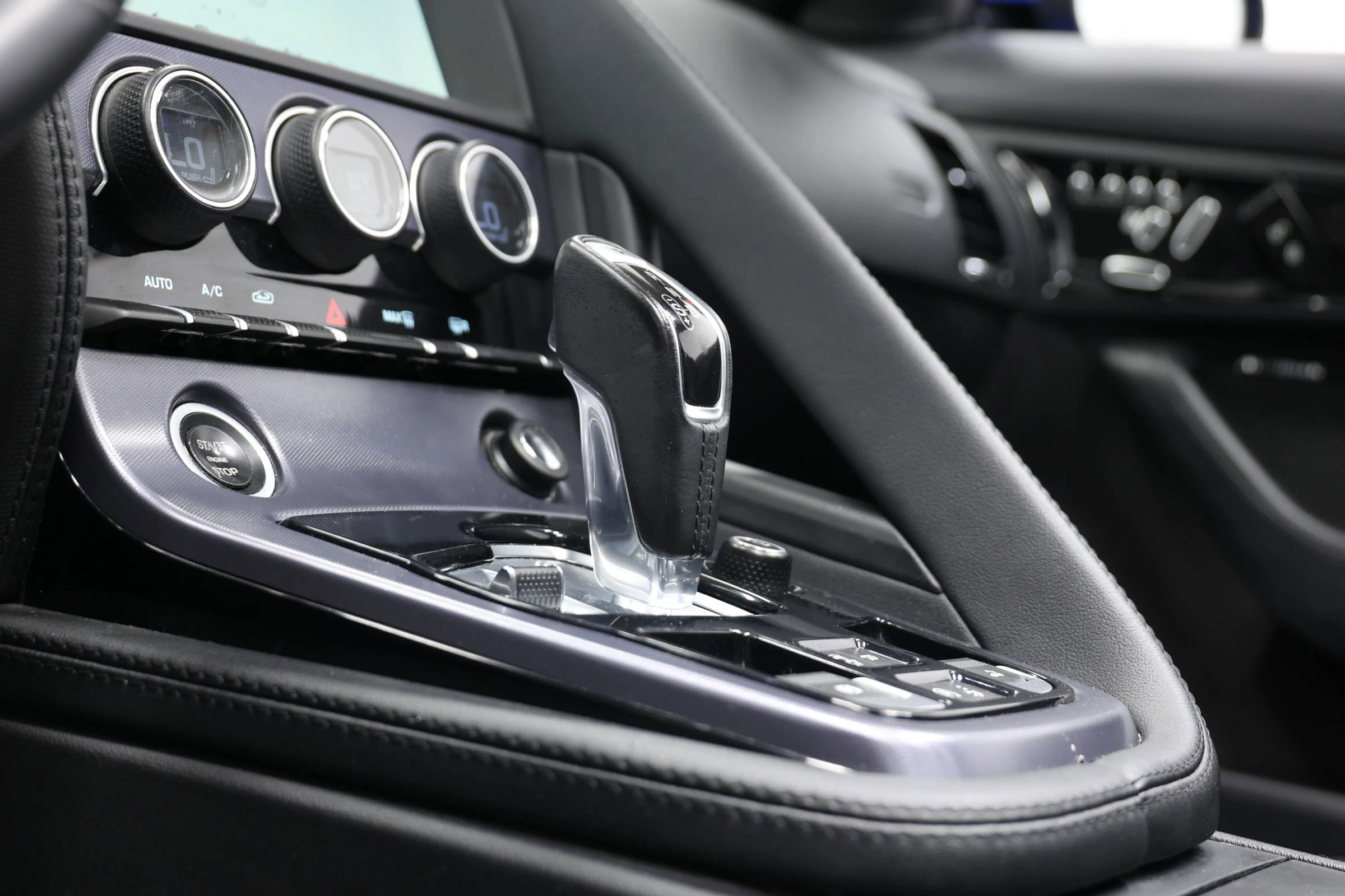 Used 2020 Jaguar F-TYPE Convertible image 37