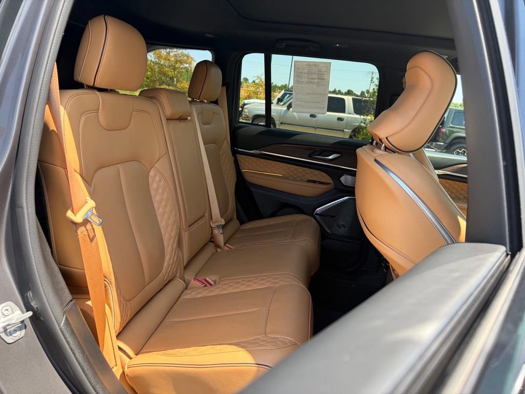 Used 2022 Jeep Grand Cherokee Summit AWD/4WD image 42
