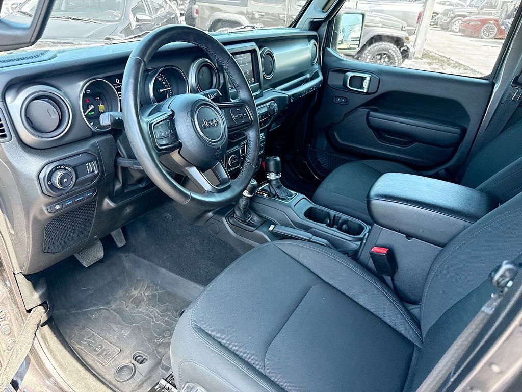 Used 2023 Jeep Wrangler Unlimited w/ Cold Weather Group image 25