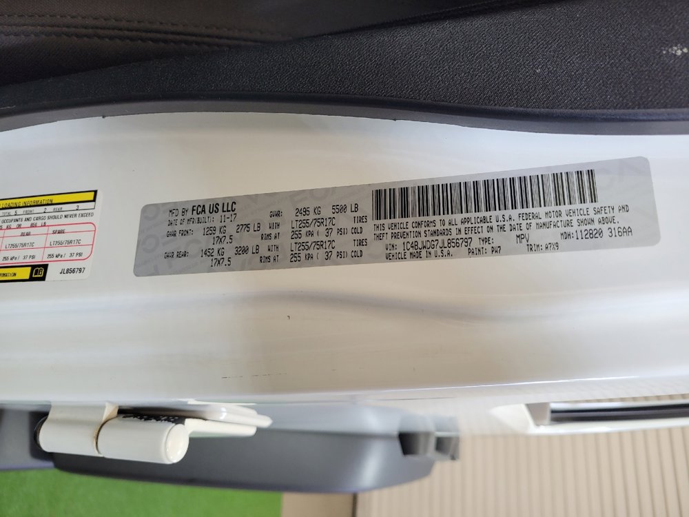 Used 2018 Jeep Wrangler Unlimited Sport image 33