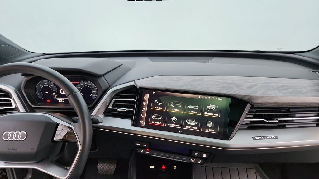 Used 2024 Audi Q4 e-tron Premium w/ Convenience Package image 27