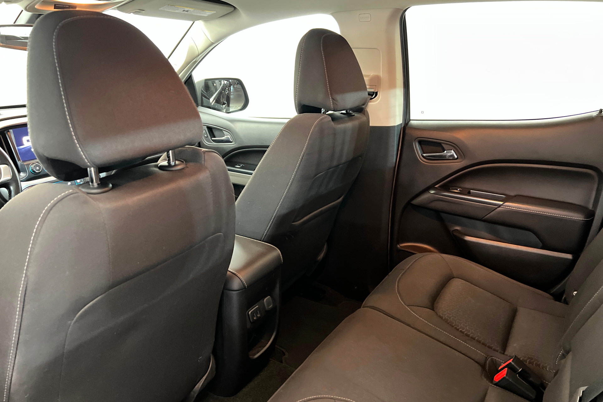 Used 2017 GMC Canyon SLE w/ Nightfall Edition RWD image 20