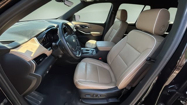 Used 2023 Chevrolet Traverse Premier w/ LPO, Cargo Package AWD/4WD image 18