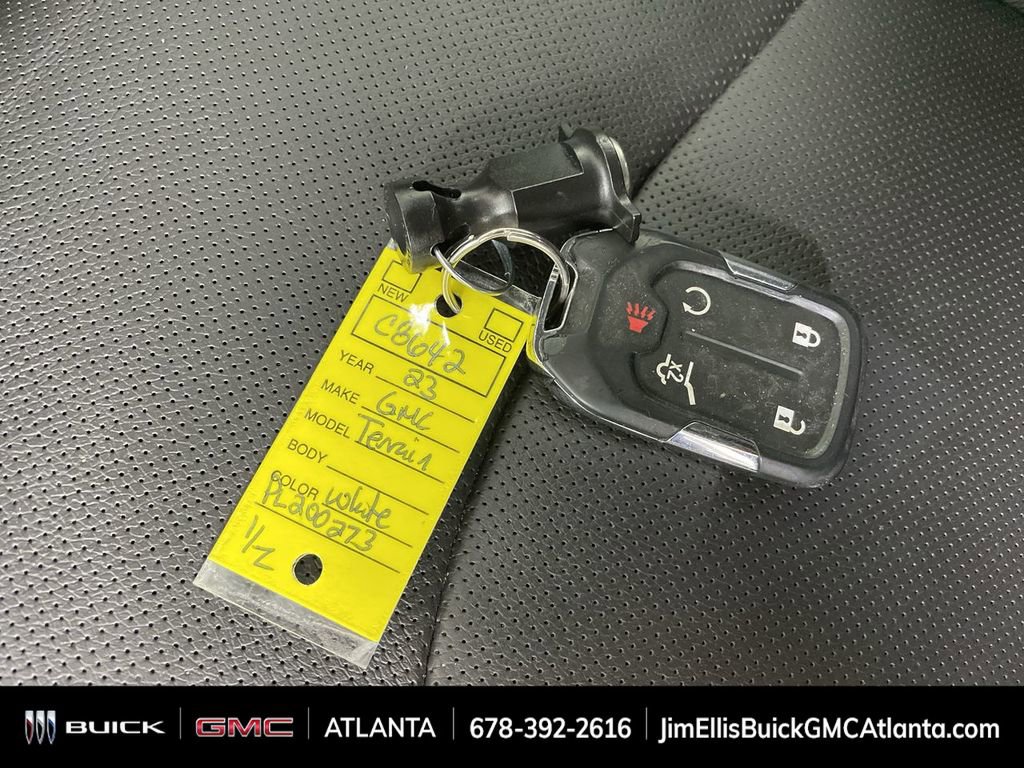 Used 2023 GMC Terrain SLT image 34