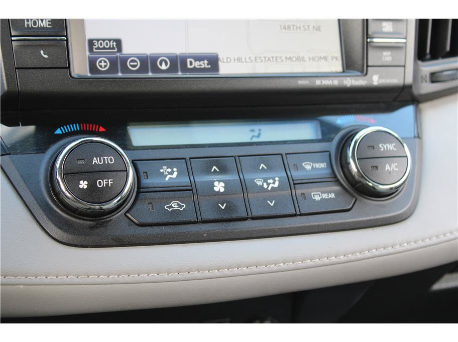 Used 2017 Toyota RAV4 XLE AWD/4WD image 27