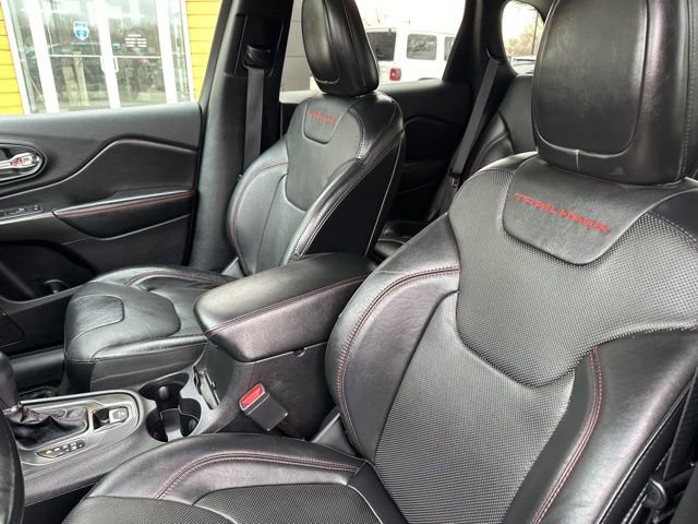 Used 2020 Jeep Cherokee Trailhawk image 21