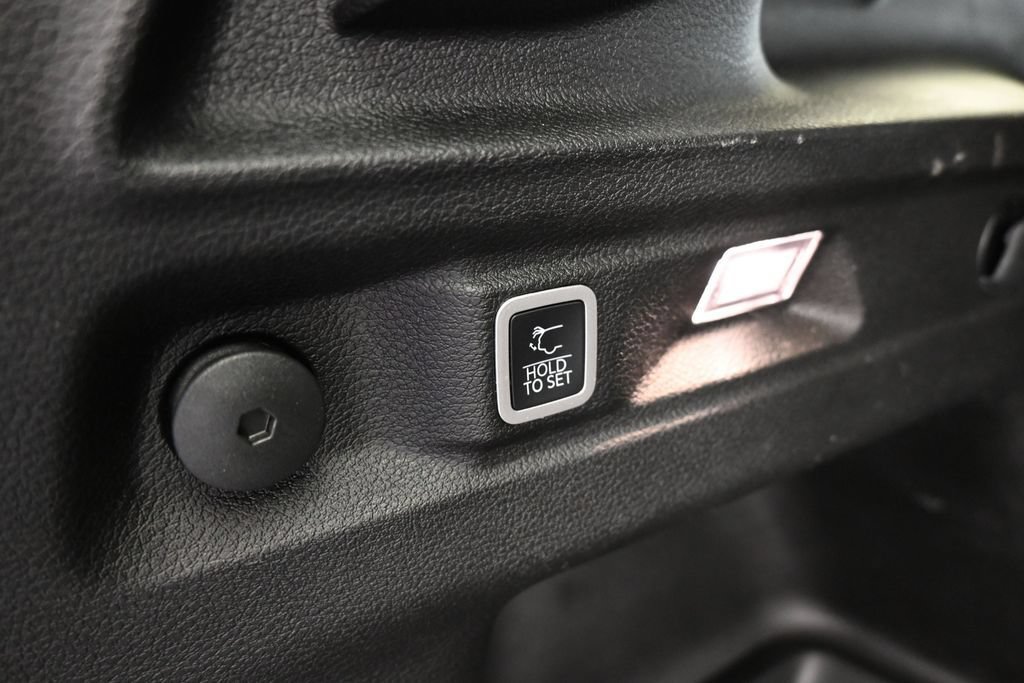 Used 2022 Jeep Grand Cherokee L Laredo RWD image 43