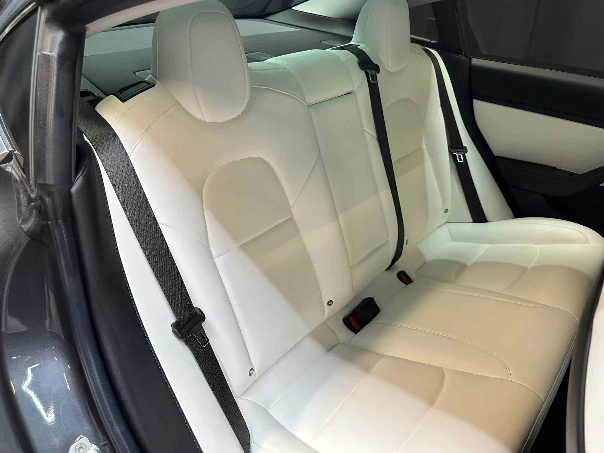 Used 2018 Tesla Model 3 Long Range AWD/4WD image 29