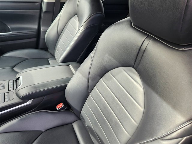 Used 2022 Toyota Highlander XLE image 8