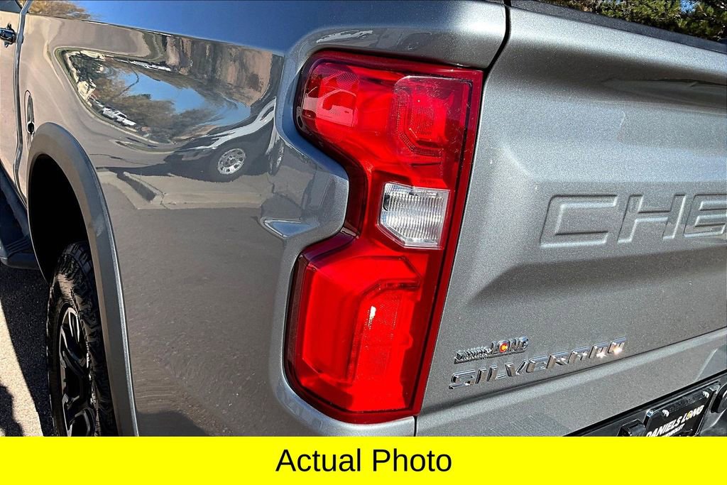Used 2024 Chevrolet Silverado 1500 ZR2 w/ Technology Package image 33