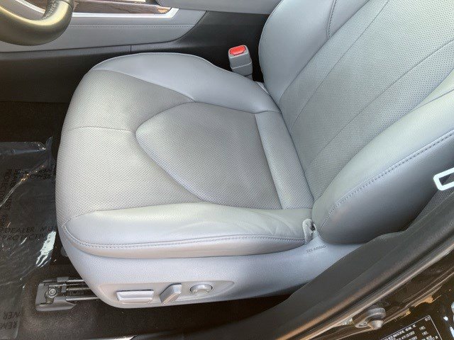 Used 2023 Toyota Highlander Limited image 11