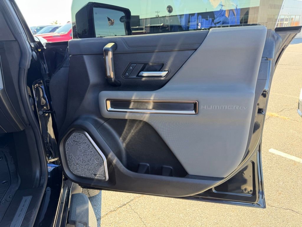 Used 2025 GMC Hummer EV 3X image 32