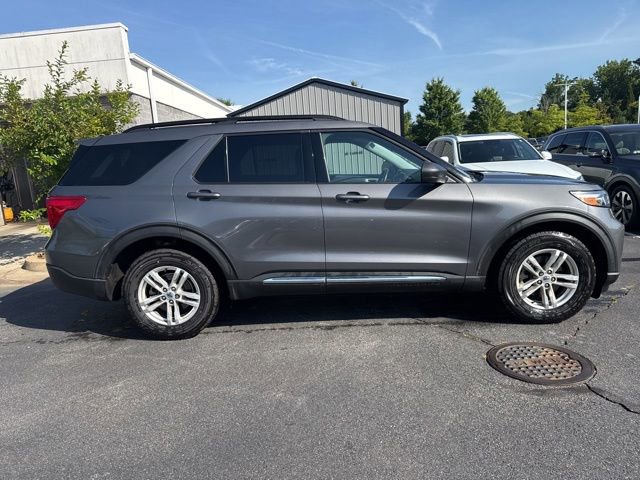 Used 2021 Ford Explorer XLT w/ Equipment Group 202A AWD/4WD image 6