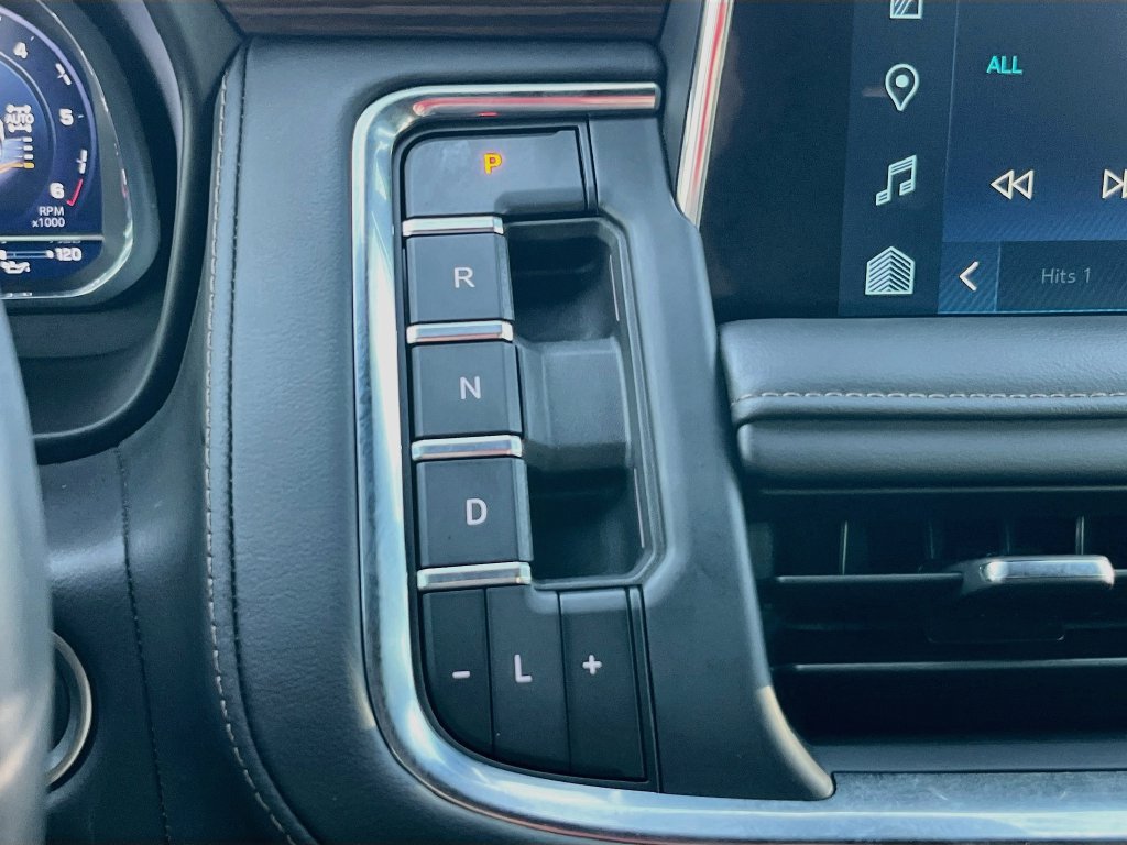 Used 2024 Chevrolet Tahoe High Country w/ Advanced Technology Package AWD/4WD image 16