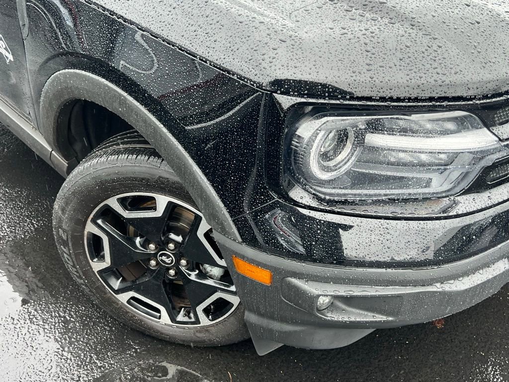 Used 2021 Ford Bronco Sport Outer Banks w/ Outer Banks Package (96D) image 2