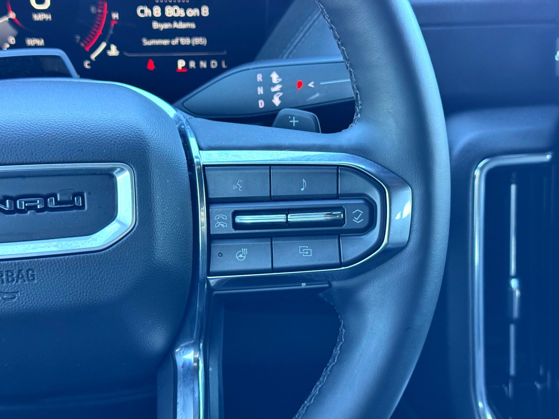 Used 2025 GMC Yukon XL Denali w/ Denali Reserve Package image 29